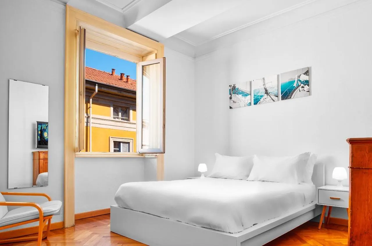 Exclusive 3 Bedrooms Apartment In Brera Milán 0*,  Itálie